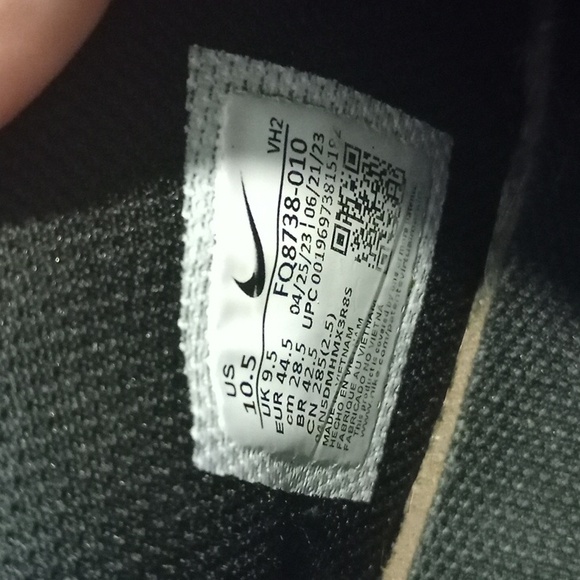 Shoes - Picture 4 of 4